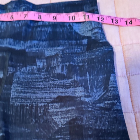 Lululemon Blue Patterned Wunder Under Leggings Size 6 28” EUC - Picture 6 of 9